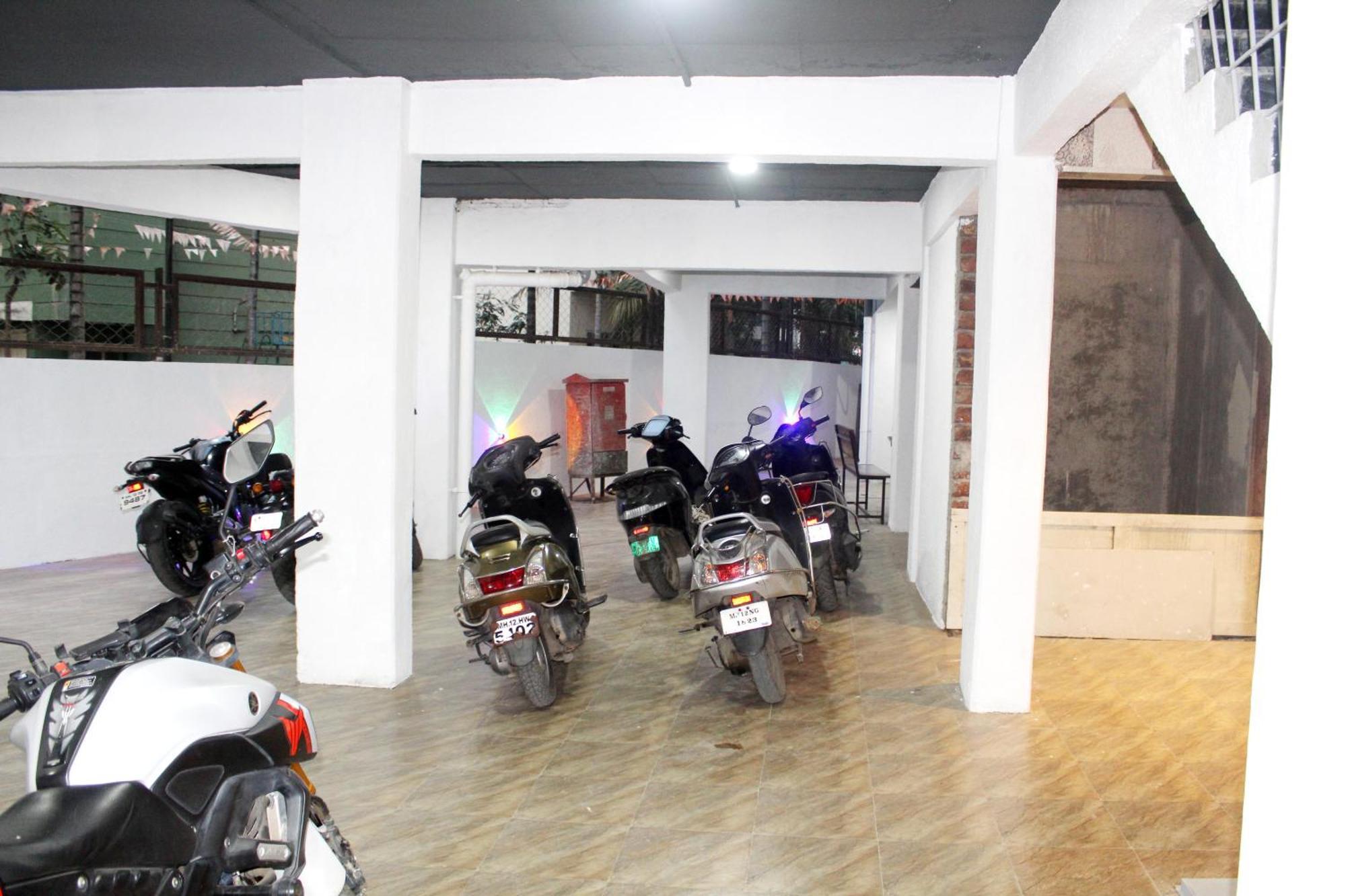 Hotel India Gate Narhe, 푸네 외부 사진